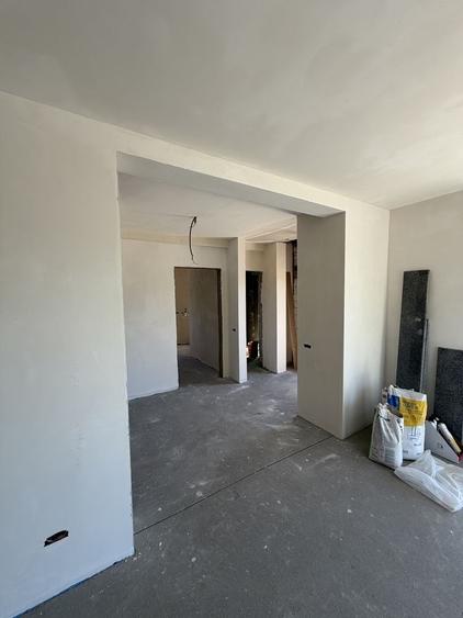 Casă cu 4 camere cu Teren 360 Mp în Cârcea