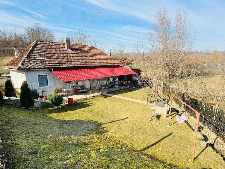 Vand casa in ?ebea la 7 km de Brad