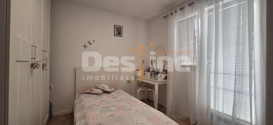 Casă cu 4 camere cu Canalizare în Pleașa