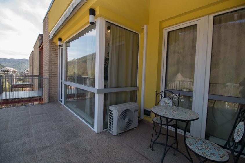 Apartament cu scara interioara + loc de parcare inclus de vanzare in Sinaia - 11