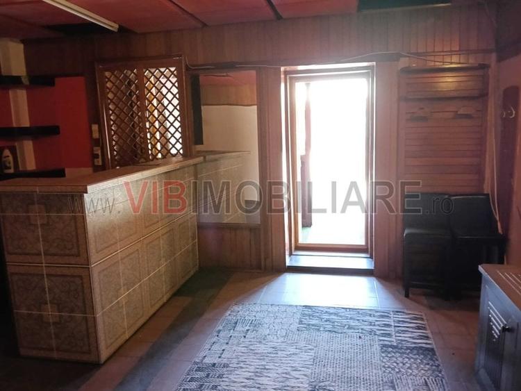 Casă spațioasă de vânzare | Parter + Etaj | Ideală pentru locuință sau activitat - 13