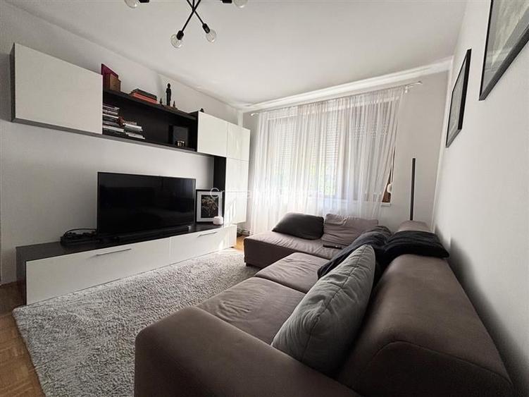 Apartament cu 2 camere semidecomandat în Spitalul Județean Apartament cu 2 camere semidecomandat în Spitalul Județean