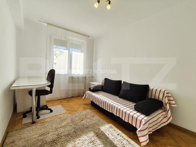 Apartament ultracentral cu 2 camere, bucatarie separata si balcon intim