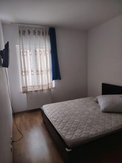 Inchiriez apartament cu 3 camere - 8