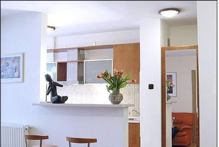 Ultracentral, Universitate, - 1