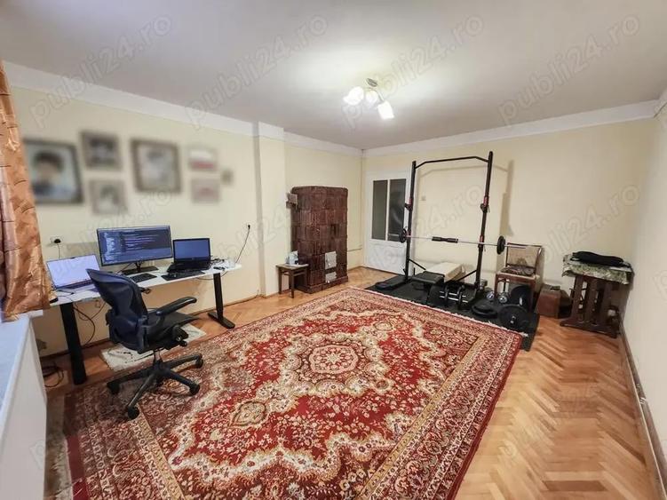 Vand Schimb Casa zona centrala, 2 apartamente separate, garaj, curte - 7