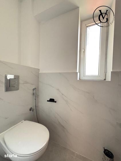 Apartament cu 3 camere semidecomandat în Centrul Civic