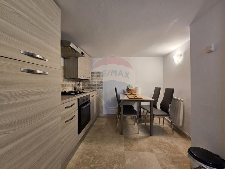 Vila unica in inima Bustenilor, vedere directa spre Caraiman - 2