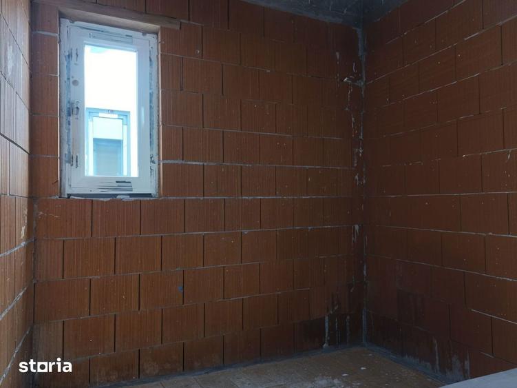 Casă cu 5 camere cu Teren 405 Mp în Oncea
