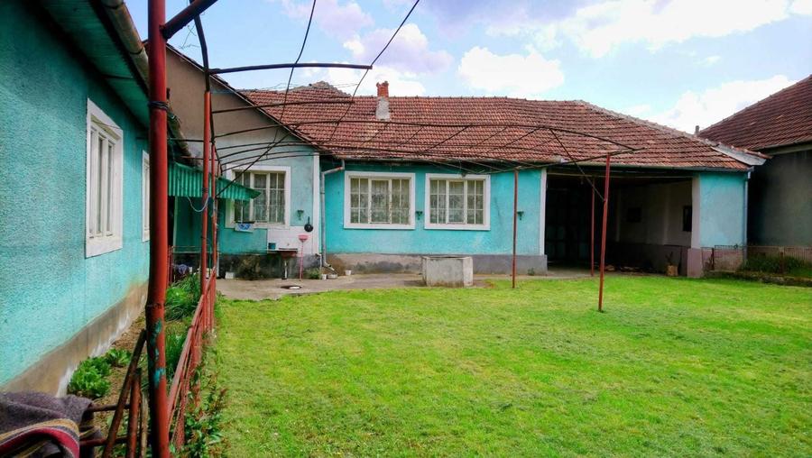 Casa intravilan - curte si gradina - 6