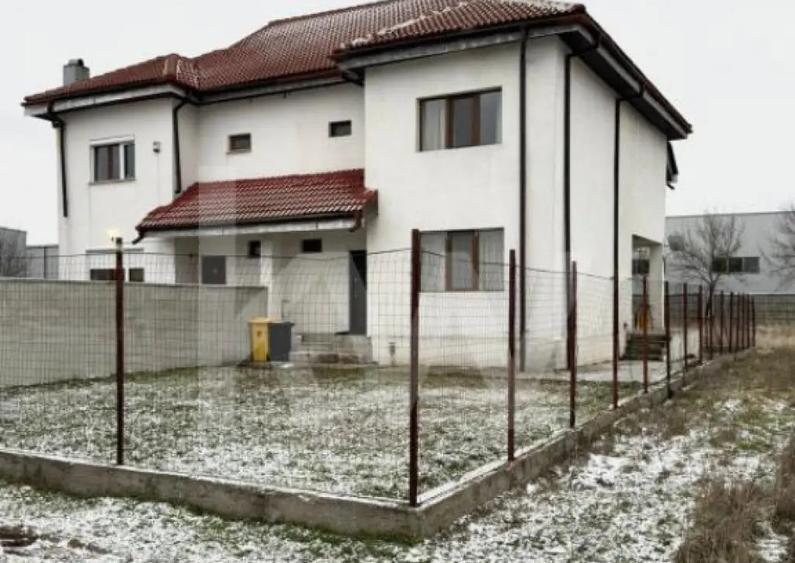 Duplex de Vanzare in Carcea Zona Metro | Modern ?i S - 10