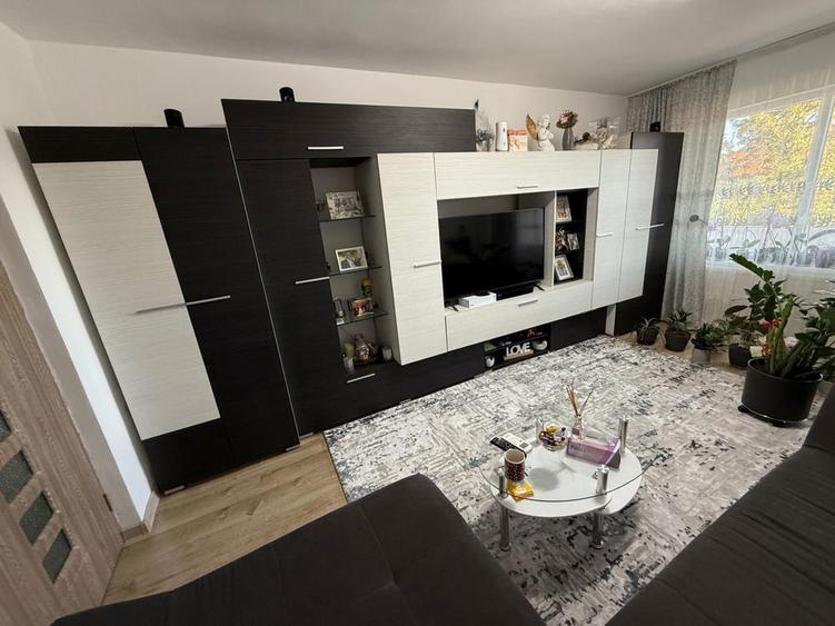 Vand apartament cu 3 camere cartierul Pacii, etajul 1 - 1