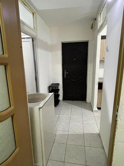 Inchiriez garsoneira - 1