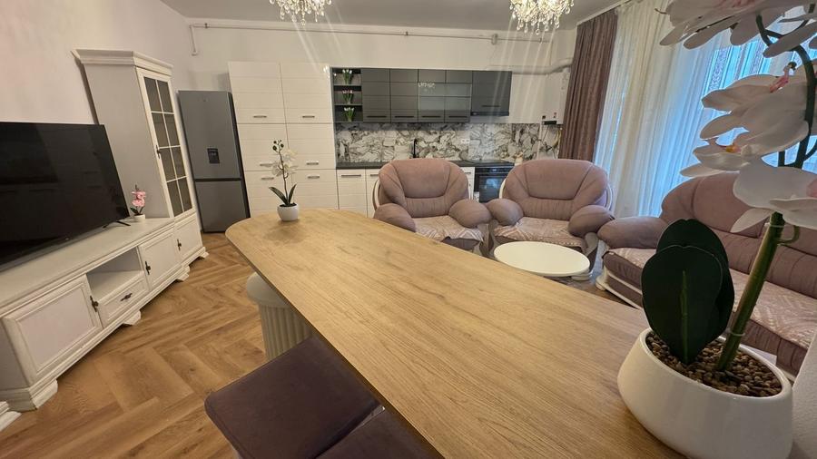 Apartament 3 camere - 2 bai - et. 1 - Lux - zona Centrala - Mall - 2