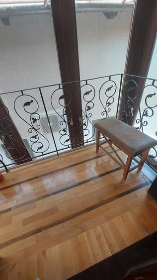 Apartament cu 8 camere decomandat, mobilat în Central