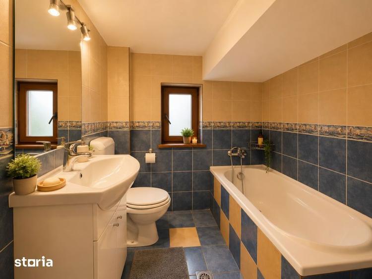 Casă cu 7 camere cu Canalizare în Vatra Luminoasă