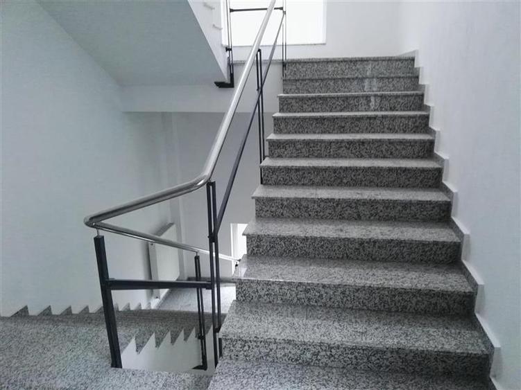 Vanzare cladire pe etaje - pretabil clinica, spital - 9