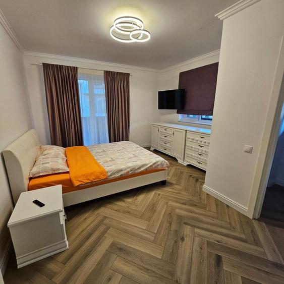 Casă cu 4 camere cu Teren 180 Mp în Florești