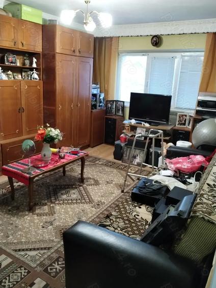 schimb apartament 2 camere decomandat et.3 cu similar parter sau et.1 - 9