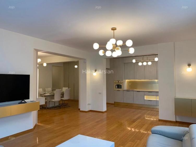 Apartament lux cu 3 camere, 2 terase si 115 mp, la 3 min de Parcul Herastrau