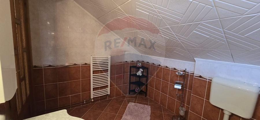 Casă cu etaj deosebită în Chișineu-Criș – un cămin creat cu suflet - 39