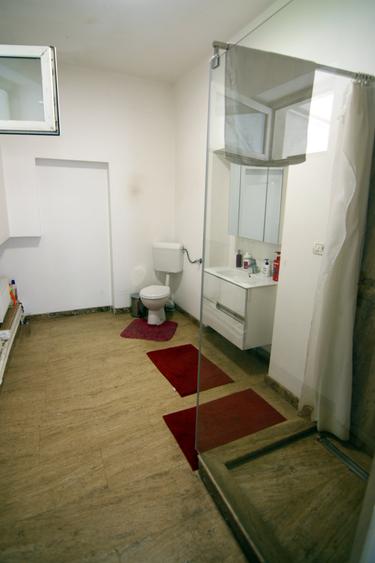 Proprietate renovata, ideala Apart-Hotel, Clinica, Birouri, curte generoasa. - 16