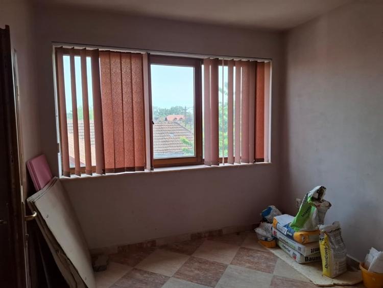 Casă individuală cu 12 camere cu Canalizare în Nădlac