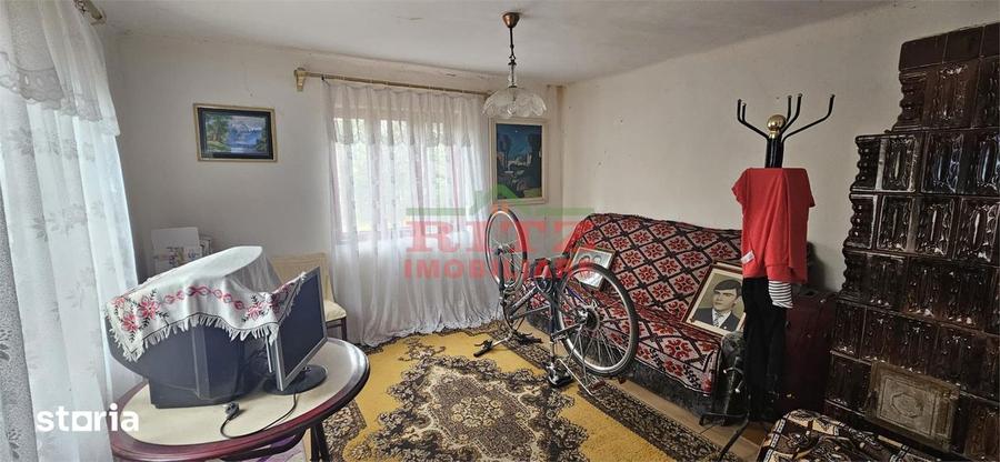 Casă cu 3 camere cu Teren 2304 Mp în Central