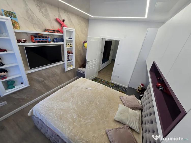 Apartament cu 3 camere decomandat în Central
