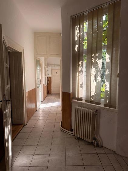Casă cu 3 camere cu Teren 260 Mp în Central
