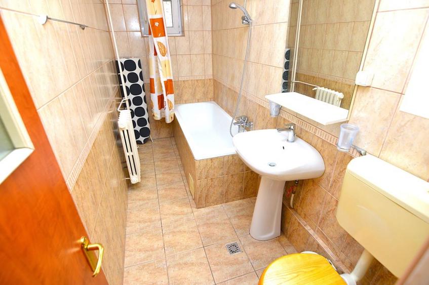 Garsonieră decomandată, mobilată în Unirii