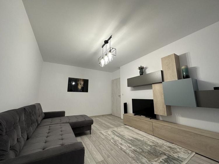 Apartament cu 2 camere decomandat în Exterior Vest