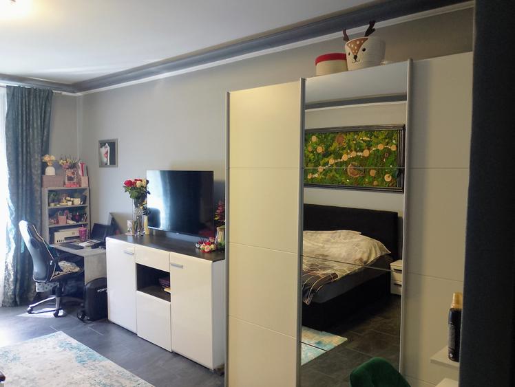 Apartament cu 2 camere decomandat în Take Ionescu