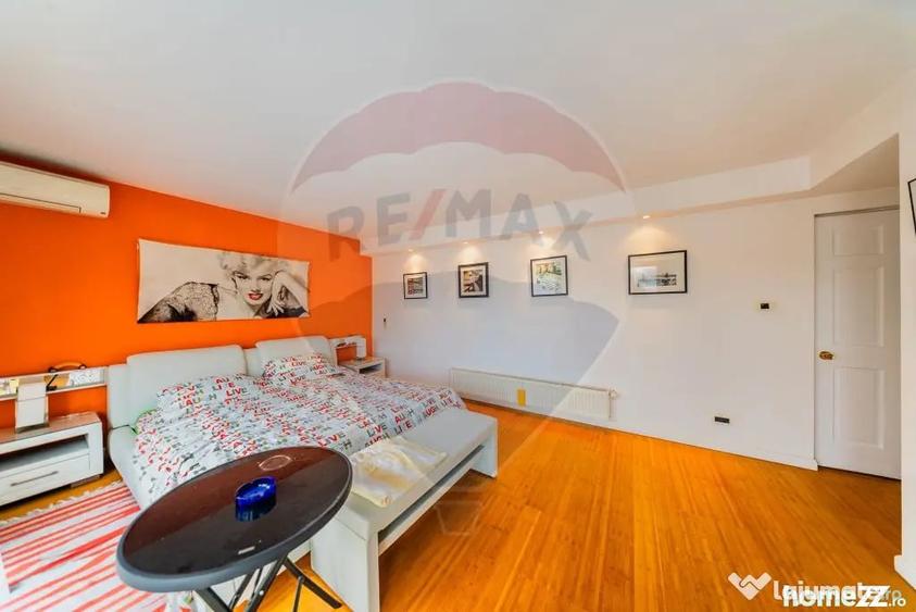 Casă cu 4 camere cu Teren 921 Mp în Subcetate
