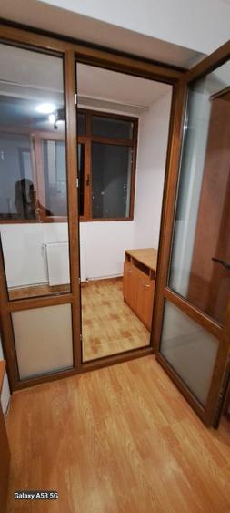Apartament cu 4 camere decomandat în Rahova