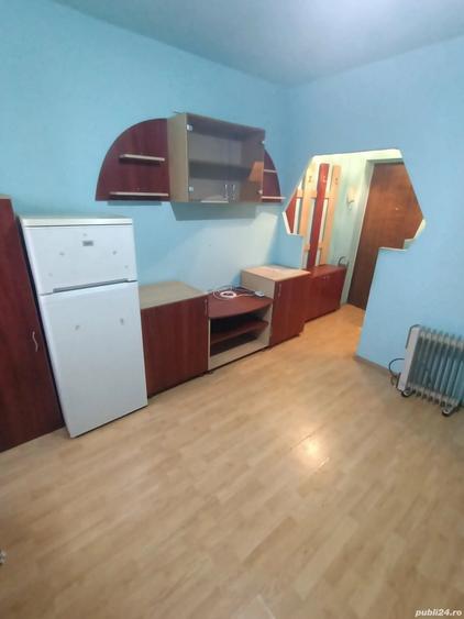 Garsonieră decomandată în Lipovei