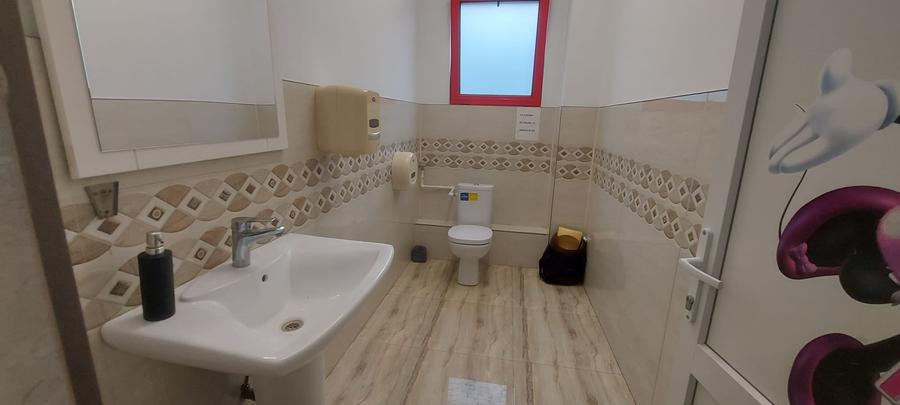 Spațiu comercial, de 360 mp, în Vest
