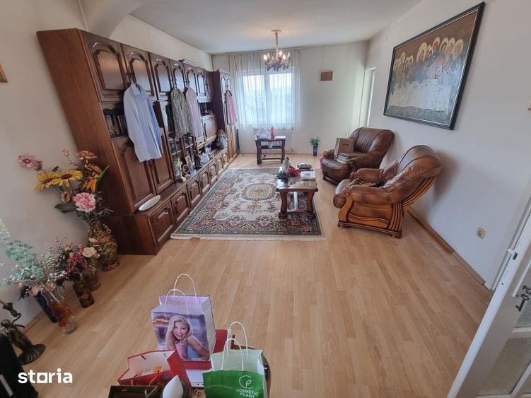 Casă cu 6 camere cu Teren 360 Mp în Ultracentral