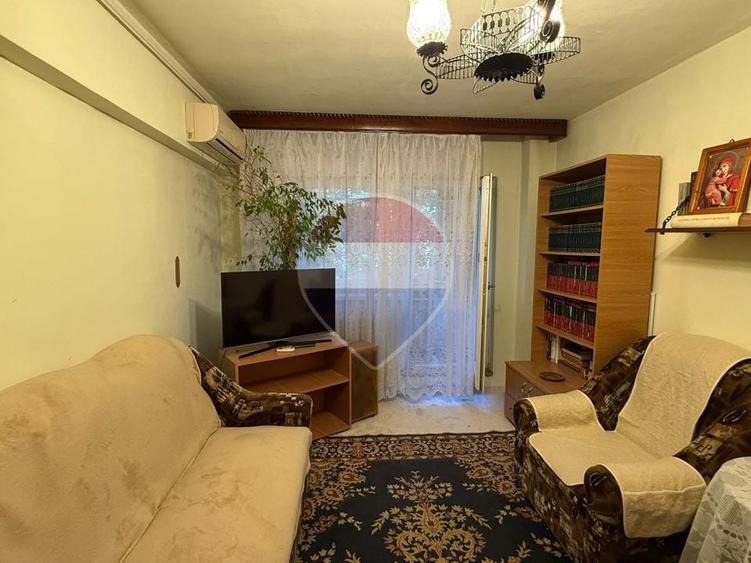 Apartament cu 2 camere semidecomandat, mobilat în Militari