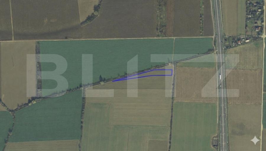 Teren agricol extravilan de 3260 mp, în Careiului