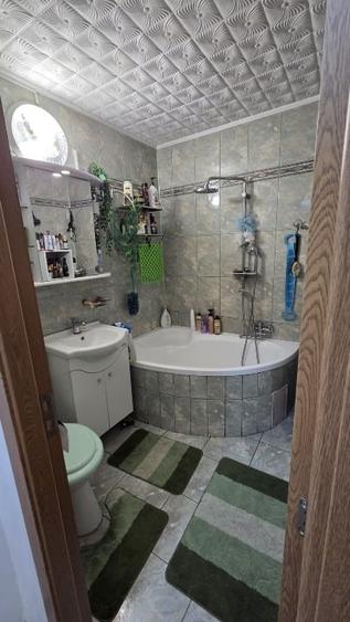 Apartament cu 3 camere semidecomandat, mobilat în Drumul Taberei