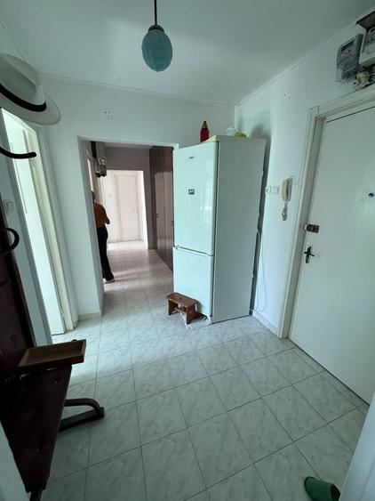 Apartament cu 3 camere decomandat în Tomis Nord