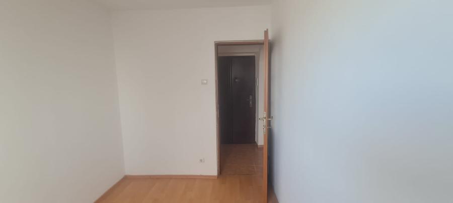Apartament cu 3 camere în Aurel Vlaicu