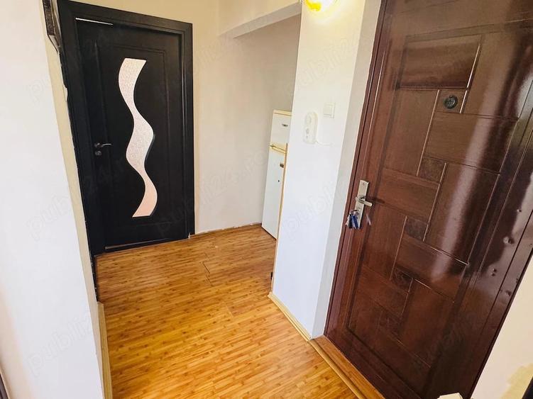 Apartament cu 3 camere nedecomandat în Crihala