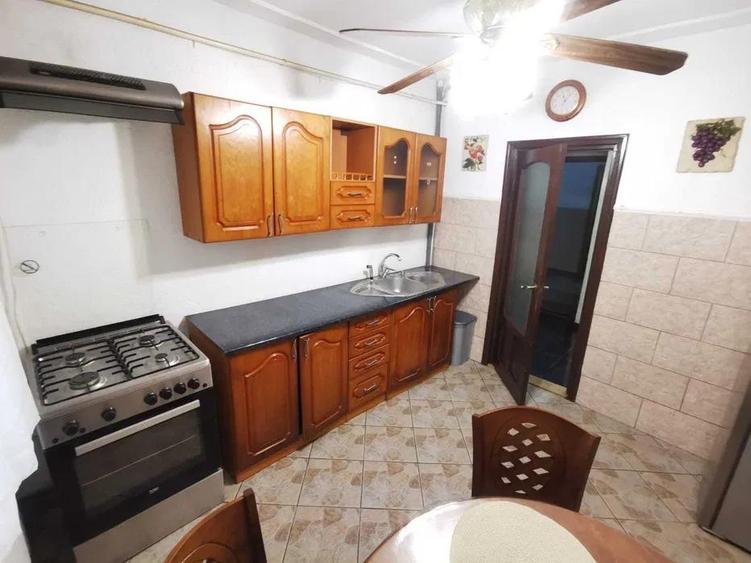 Apartament cu 2 camere decomandat în Târgu Cucu