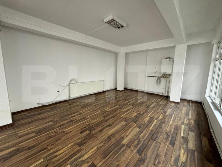 Spațiu comercial, de 220 mp, în Central
