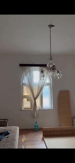 Casă cu 3 camere în Traian