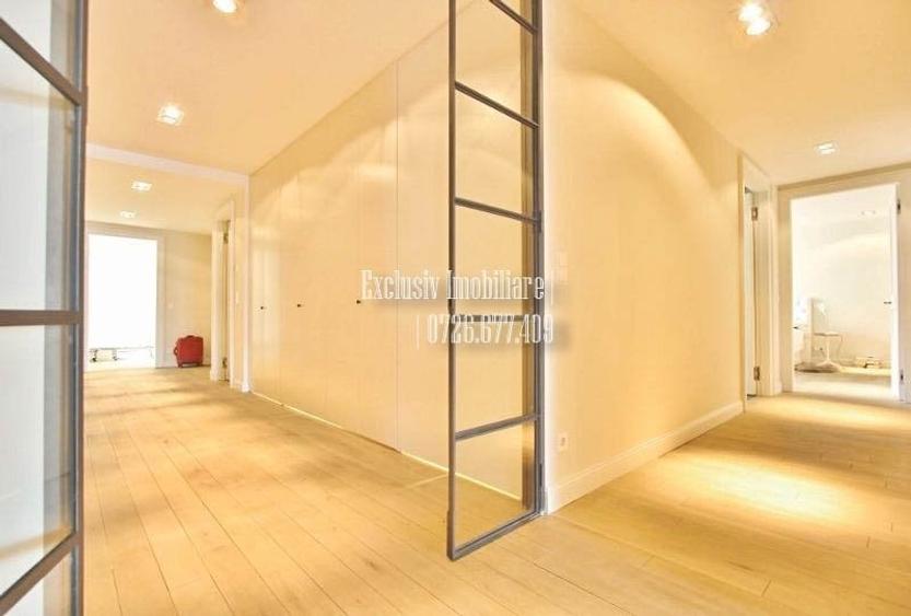 Apartament cu 4 camere decomandat, mobilat în Capitol