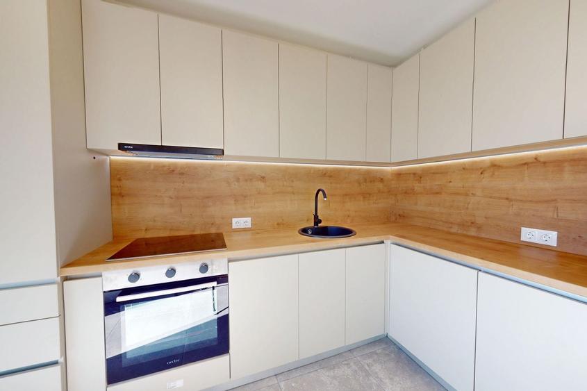 Penthouse cu 4 camere decomandat, mobilat în Exterior Vest