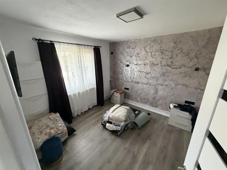 Casă individuală cu 3 camere cu Teren 1170 Mp în Scăești